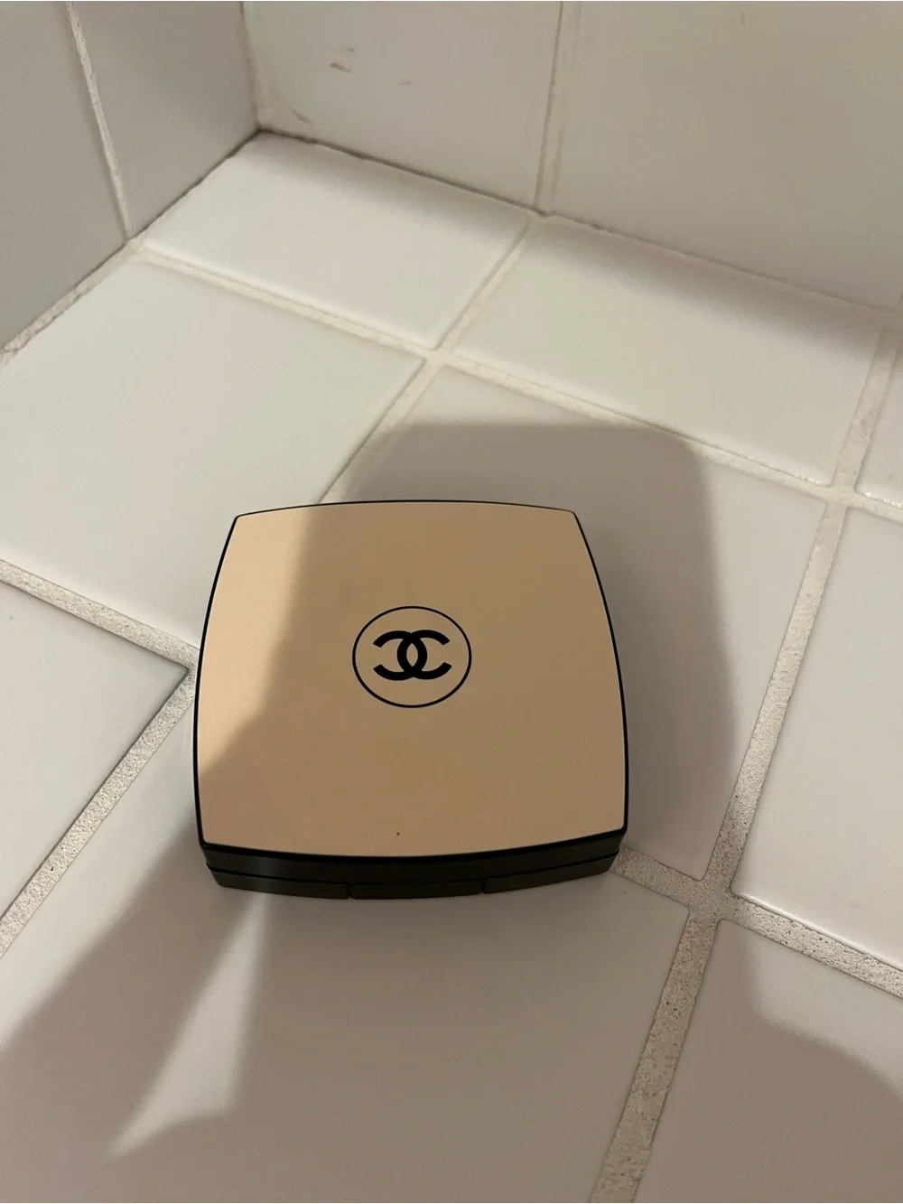 CHANEL compact eyeshadow